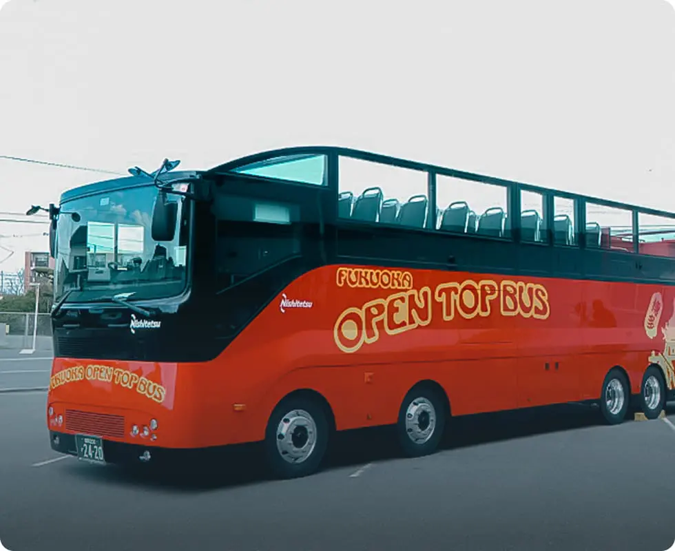 特殊車両（オープントップバス）の写真