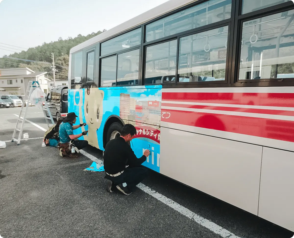 路線バスの車内清掃のイメージ
