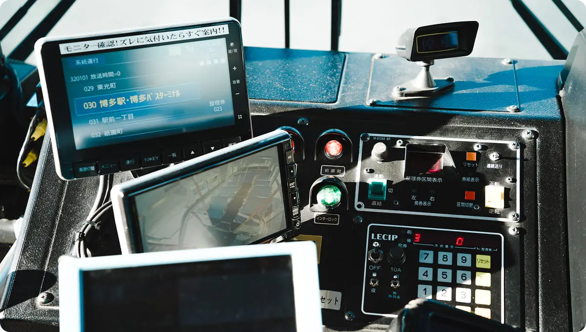 バス停の案内表示端末の写真