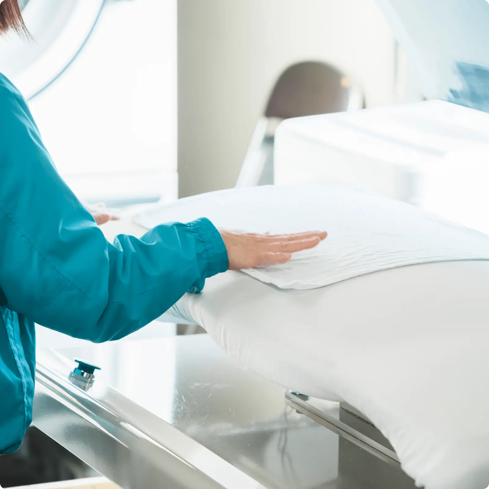 自転車を積み込んでいる様子