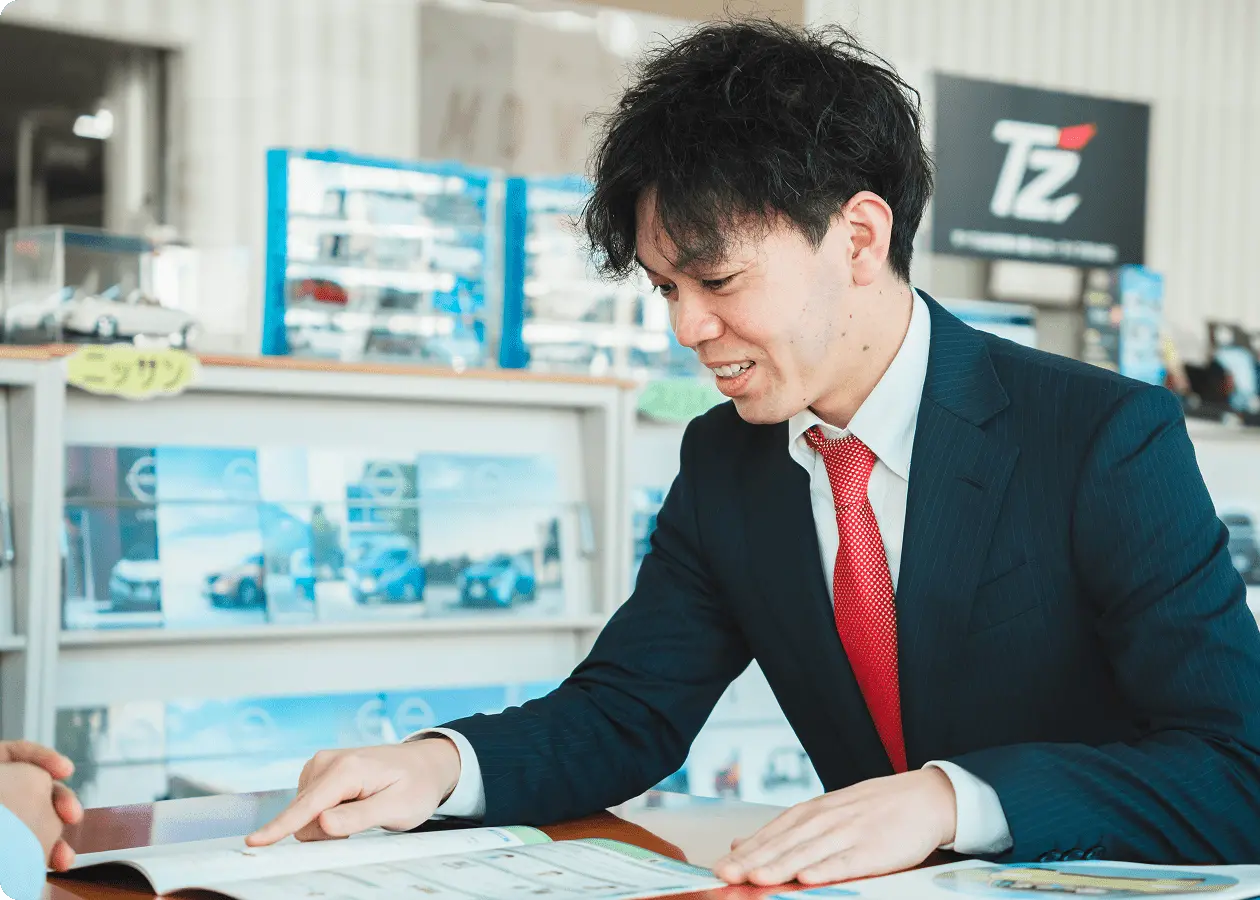 現場で作業するスタッフの様子