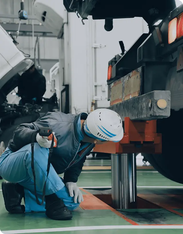 自動車整備の様子